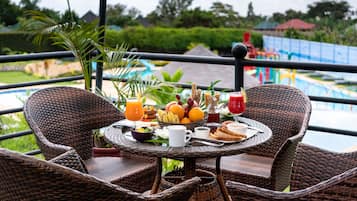 Buffet déjeuner gratuit tous les jours