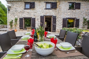 Dinner served, local cuisine - Moulin d'Entre Les Roches (Puivert)