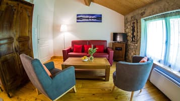 Superior Double Room, 1 King Bed with Sofa bed (La Forêt) | Minibar, individually decorated, individually furnished, desk