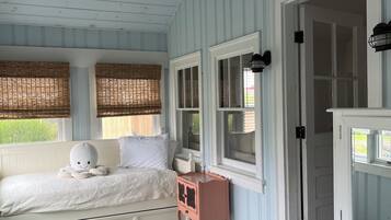 2 slaapkamers, een strijkplank/strijkijzer, gratis wifi, beddengoed