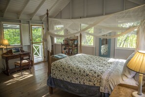 1 bedroom, WiFi, bed sheets - Eco Cabin in remote Caribbean Woodlands (Sawcolts)