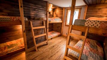 5 chambres, bureau, fer et planche à repasser, accès au Wi-Fi (inclus)