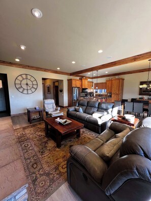 TV, fireplace, DVD player, books