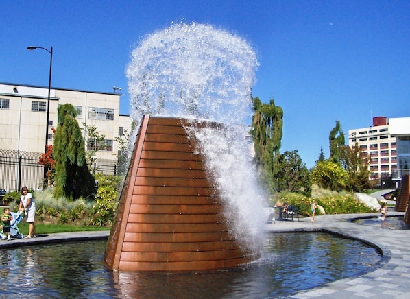 حمام سباحة