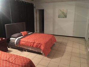 Apartamento#6 3er piso (con escaleras) | Blackout drapes, bed sheets - Boricua Apartments (Rincon)
