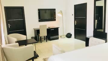 Executive Double Room | Egyptian cotton sheets, premium bedding, minibar, in-room safe