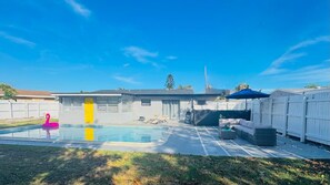 Outdoor pool - Stylish Pool Home in South Florida (Hollywood)