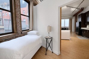 2 bedrooms, iron/ironing board, free Internet, bed sheets