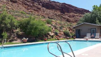 Piscine extérieure, piscine chauffée