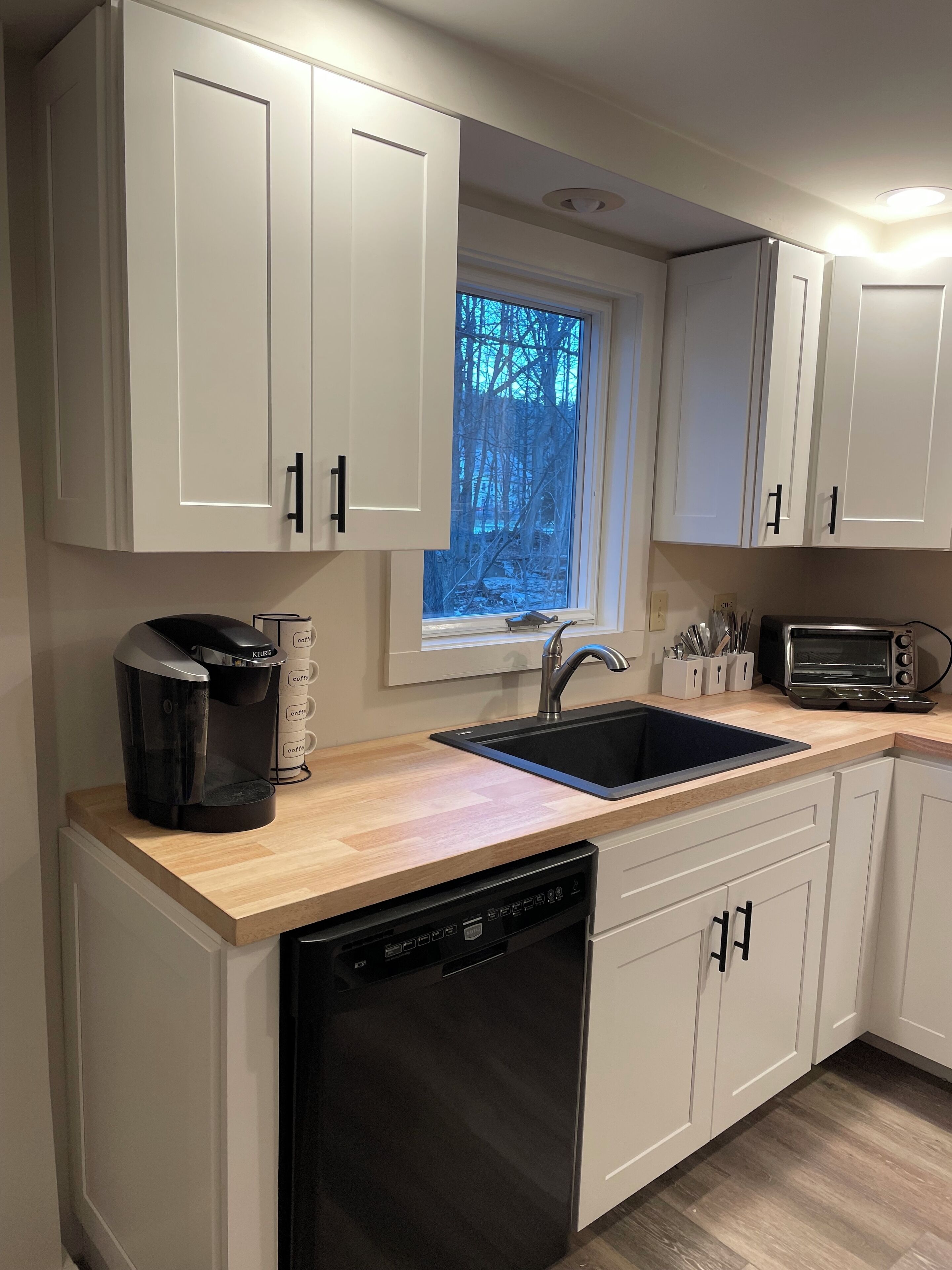 Køleskab, mikrobølgeovn, ovn, kogeplade