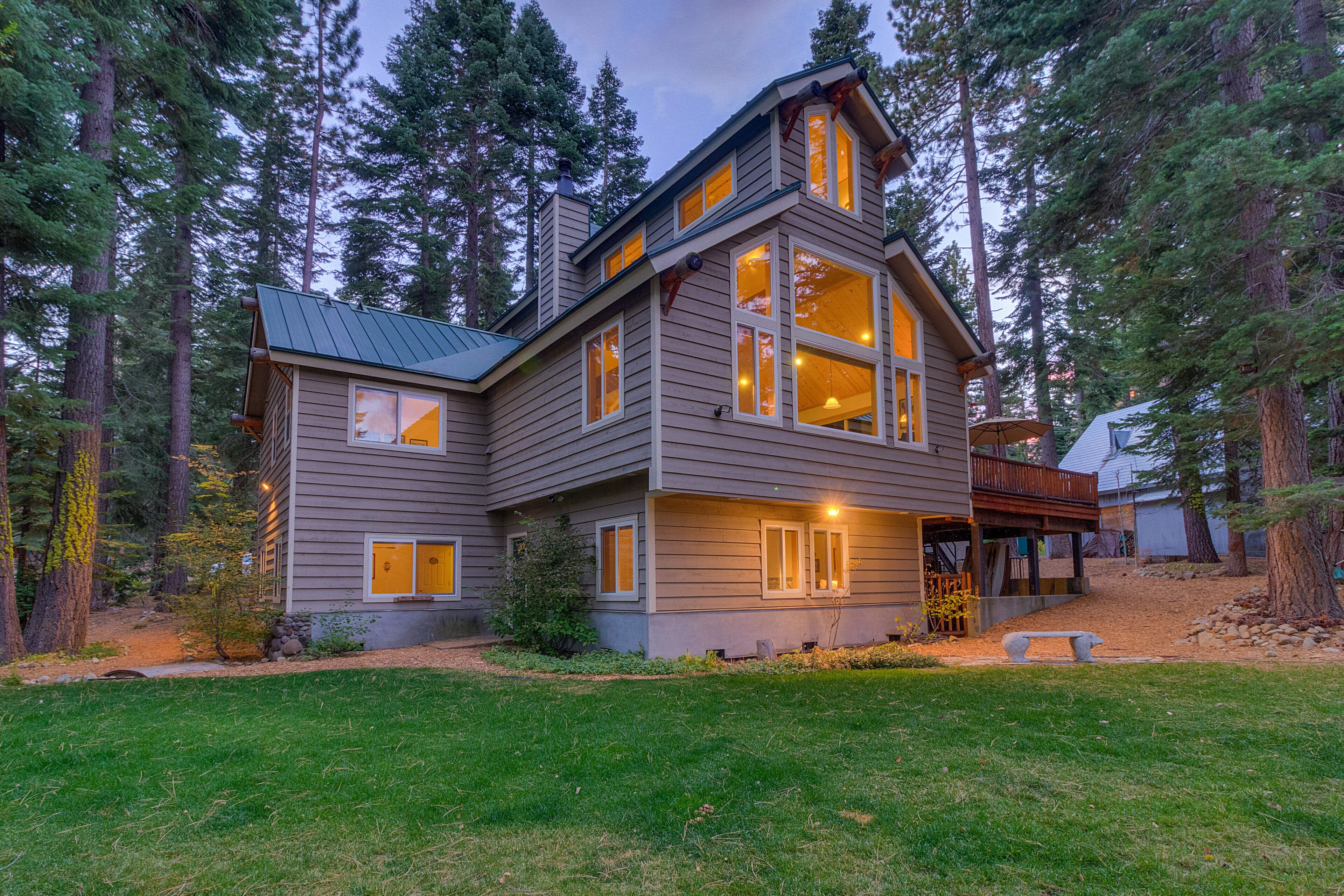 Ref-Nest: 6  BR, 3  BA House in Tahoma, Sleeps 16