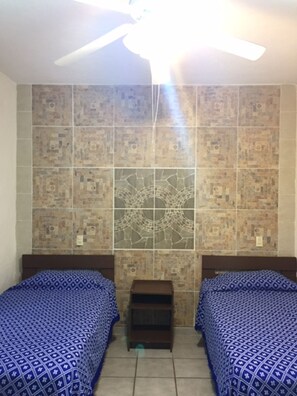 2 makuuhuonetta, silitysrauta/-lauta, Wi-Fi, vuodevaatteet