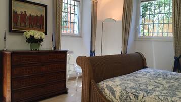 1 chambre, fer et planche Ă repasser, Wi-Fi, draps fournis