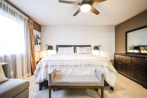 3 bedrooms, desk, iron/ironing board, free WiFi - Modern Luxury Home - 30 Days plus rental (Markham)