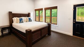 5 bedrooms, desk, iron/ironing board, free WiFi