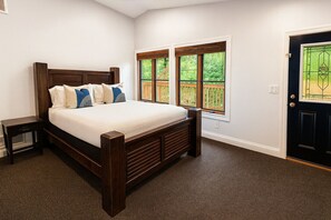 5 bedrooms, desk, iron/ironing board, free WiFi