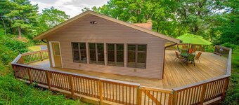 Arcade Games | Amazing 5 BR | Huge Deck | Fire Pit | Close to Everything WI Dells