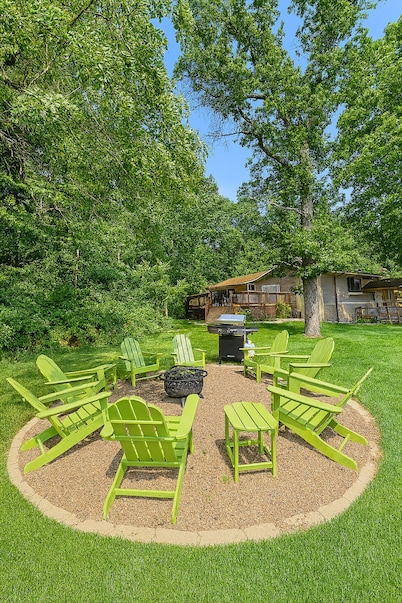 All Decked Out | Arcade Games | Amazing 5 BR | Huge Deck | Fire Pit | Close to Everything WI Dells