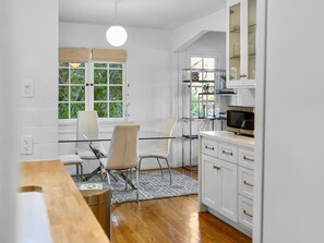 Dining - Beautiful Hollywood Hills Home (Los Angeles)