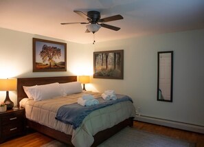 5 bedrooms, desk, iron/ironing board, WiFi