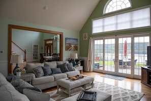 Télévision, cheminée