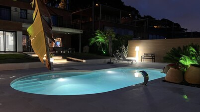 Castelldefels: House with pool and private garden