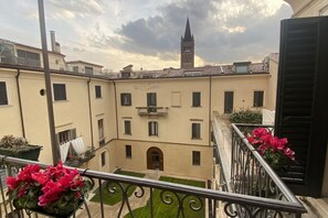 Property grounds - Emilei- VERONA JOURNEYS WITH BALCONY AND PARKING (Verona)