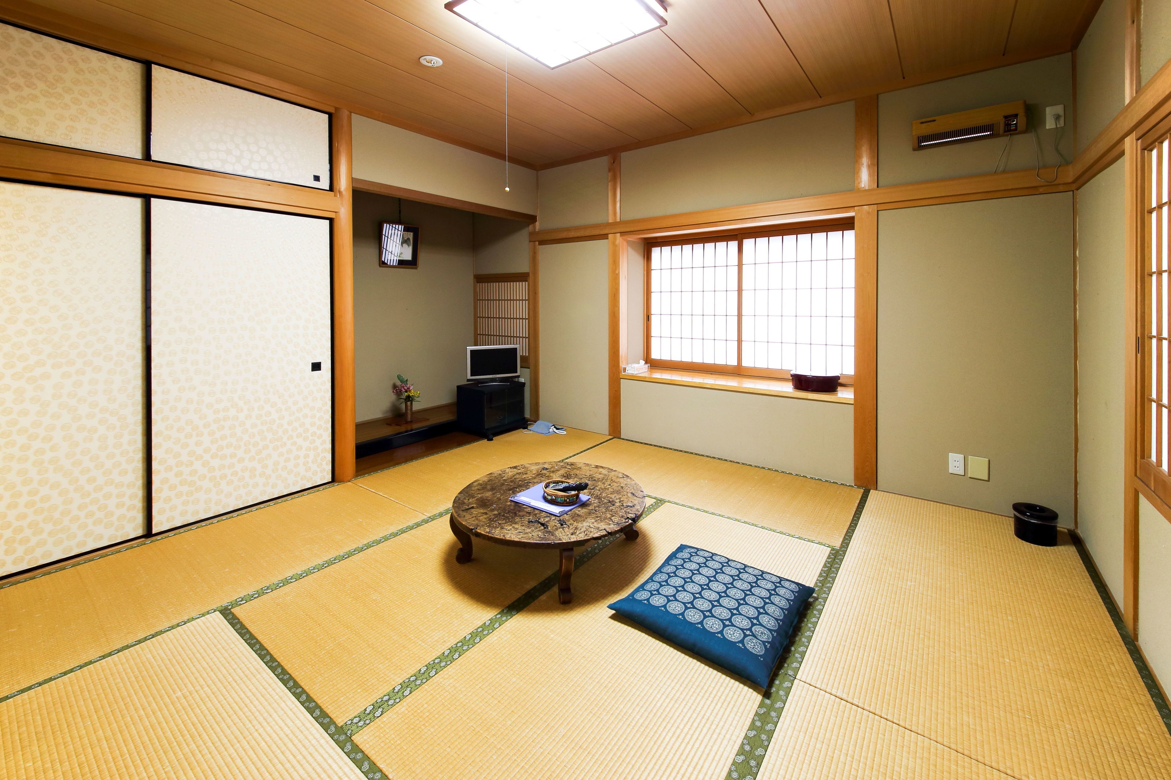 Quarto básico, 2 quartos, para não fumantes (Japanese-Style, 8 Tatami, Newer Bldg) | Wi-Fi de cortesia