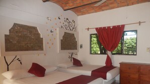 Down duvets, blackout curtains, bed sheets - Bungalows y Hotel Lizmar (Los Ayala)