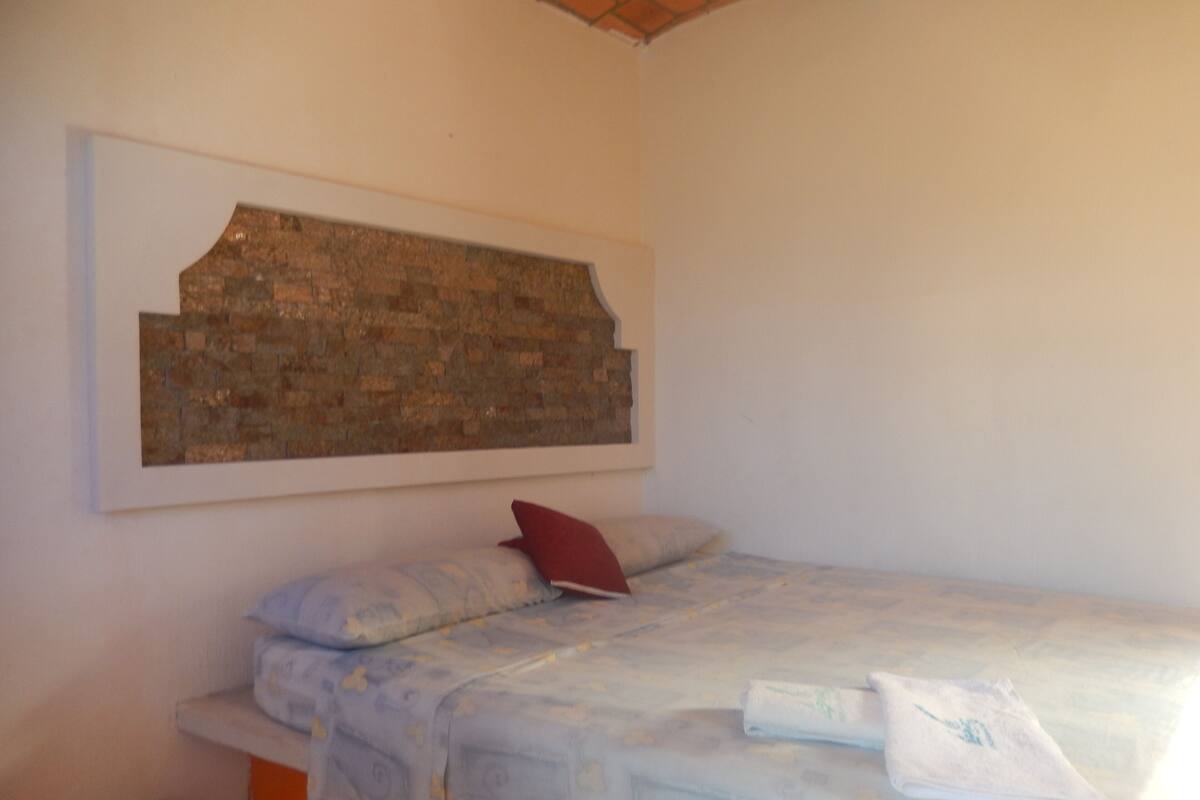 Basic-Zimmer, 1 Schlafzimmer, eigenes Bad, Poolblick