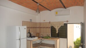 Basic Bungalow, 1 Bedroom, Kitchenette | Down duvets, blackout curtains, bed sheets - Bungalows y Hotel Lizmar (Los Ayala)