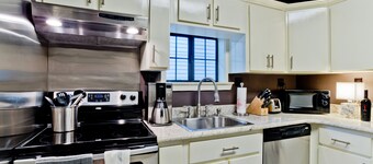 The Gallery - Walk to downtown! Near Beach! Perfect location in Ocean Springs!