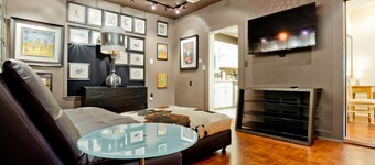 2BR/2BA Walk to downtown! Near the Beach! Perfect location! The Gallery