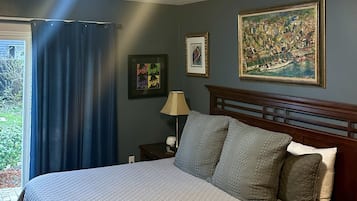 2 bedrooms, desk, iron/ironing board, free WiFi