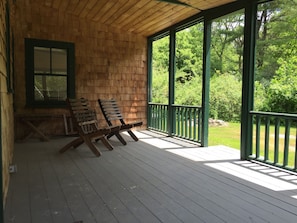 Terrace/patio - Lilac Cottage - Near Georgetown Island - Midcoast Maine (Arrowsic)