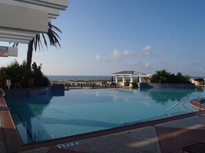 Piscine extérieure, piscine chauffée