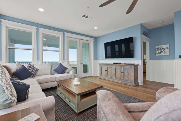 TV connectée, lecteur de DVD, livres, vidéothèque