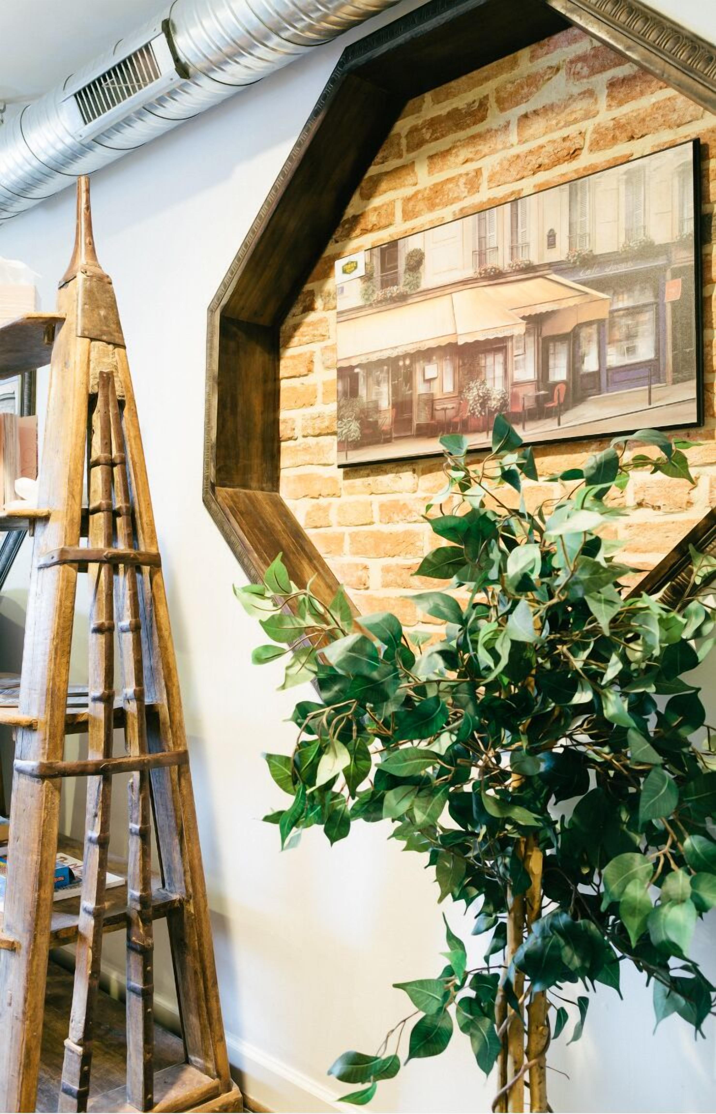 المنشأة من الداخل