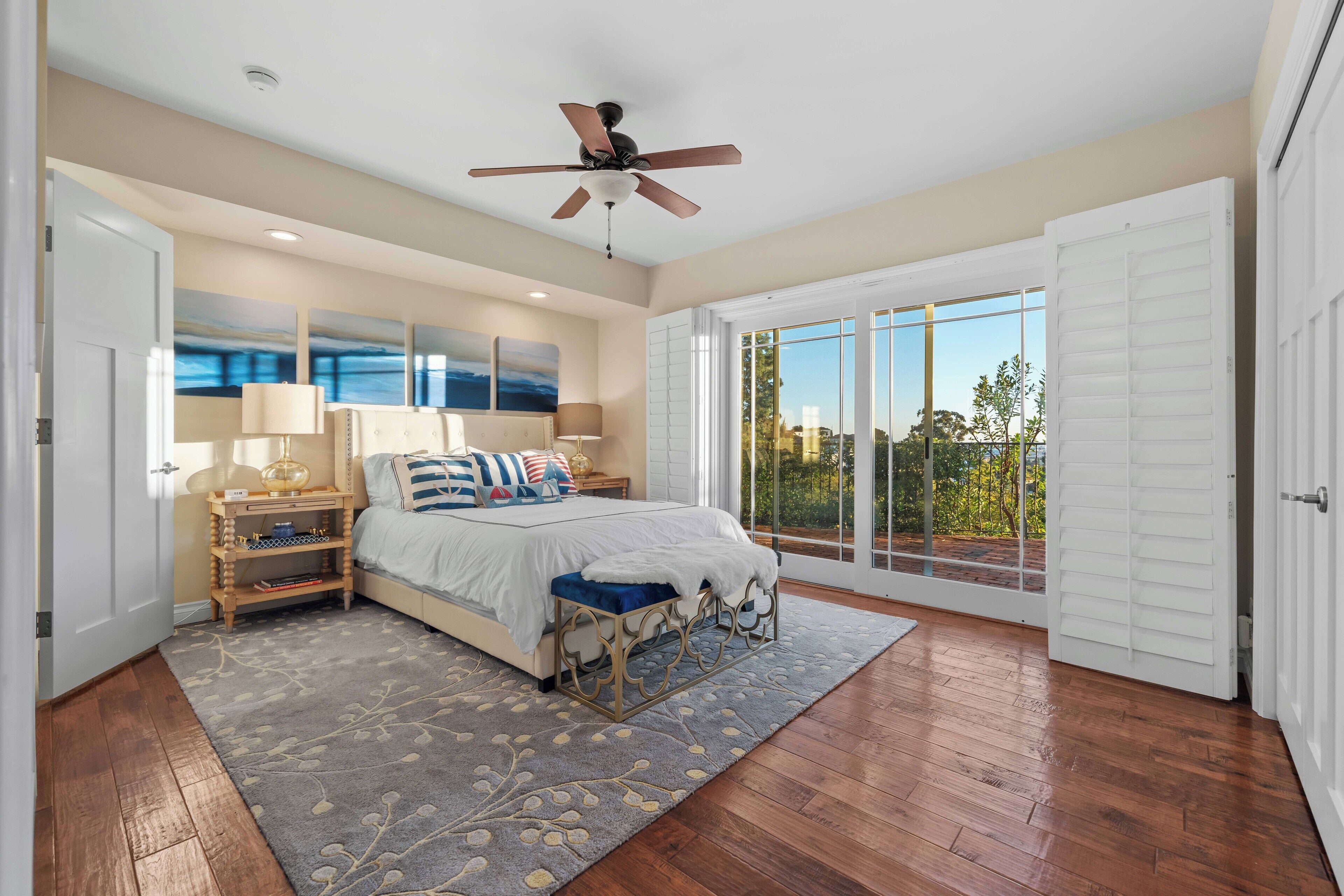 3 makuuhuonetta, silitysrauta/-lauta, ilmainen Wi-Fi, vuodevaatteet