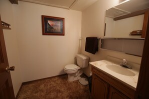 Towels, soap, shampoo, toilet paper