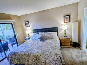 2 bedrooms, desk, iron/ironing board, free WiFi