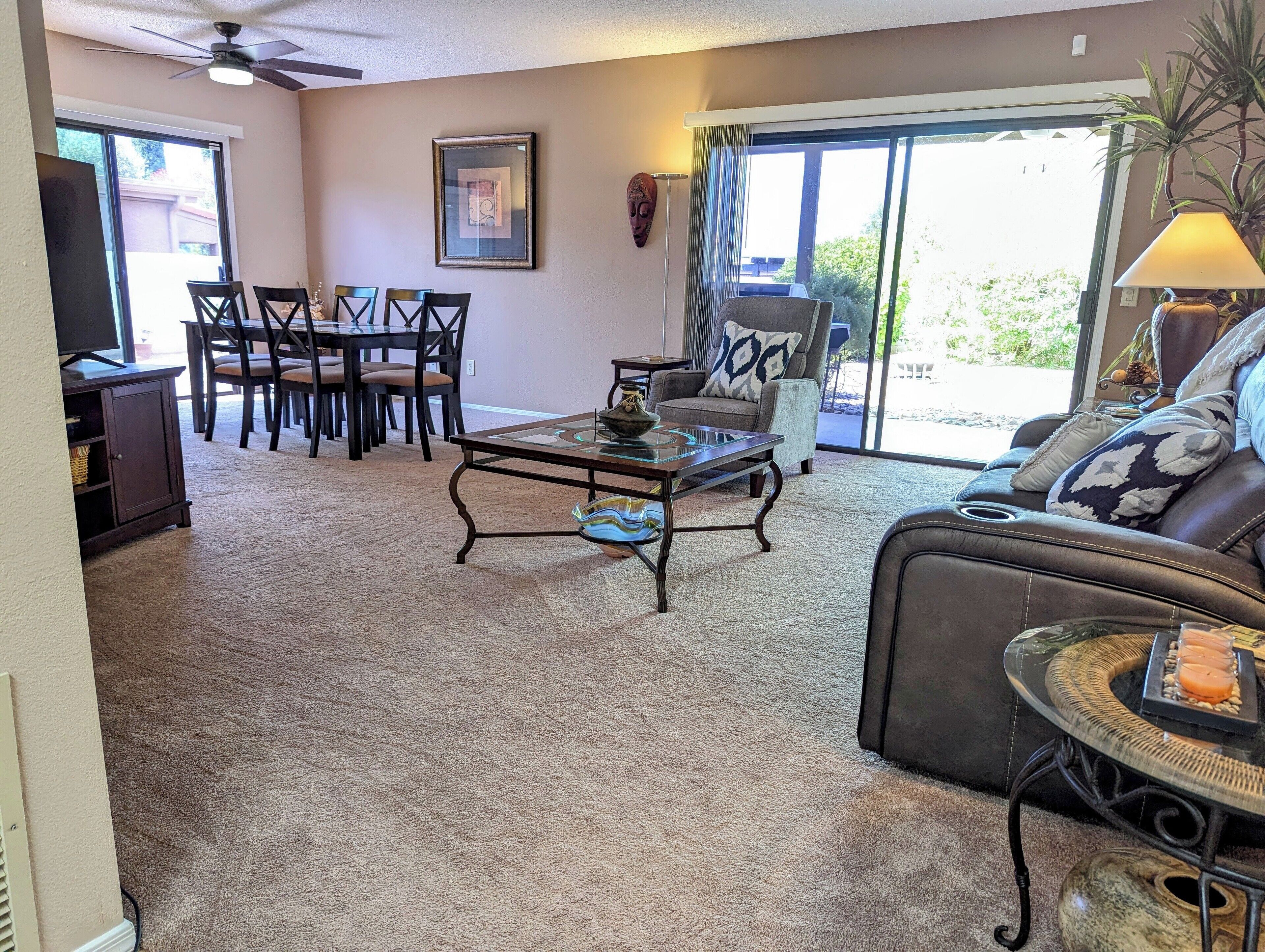 Smart TV, DVD player, books, stereo