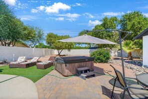 Terrace/patio - 5 Br Two master suites with Pool and hot tub Private Retreat (Scottsdale)