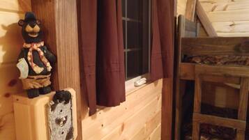 2 bedrooms, iron/ironing board, travel crib, free WiFi