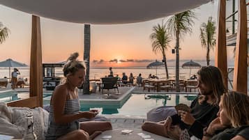 2 outdoor pools, free pool cabanas, pool umbrellas