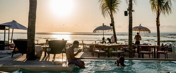 2 outdoor pools, free cabanas, pool umbrellas