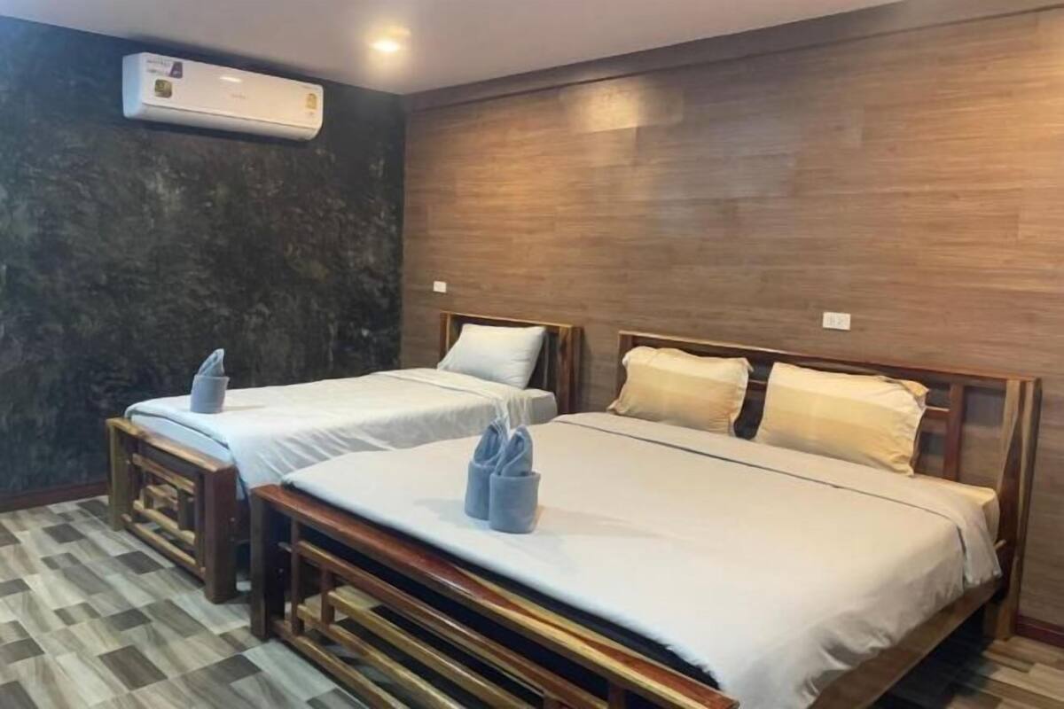 Desk, blackout drapes, WiFi (free), bed sheets