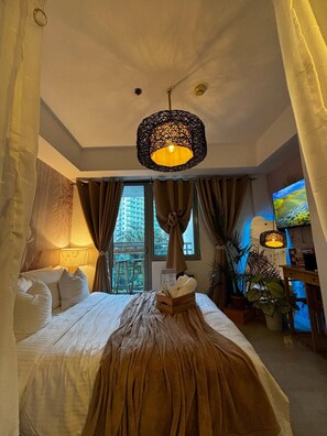1 Bedroom Deluxe Condo | Soundproofing, iron/ironing board, free WiFi, bed sheets - Azure Beach Club Paris Hilton (Parañaque)
