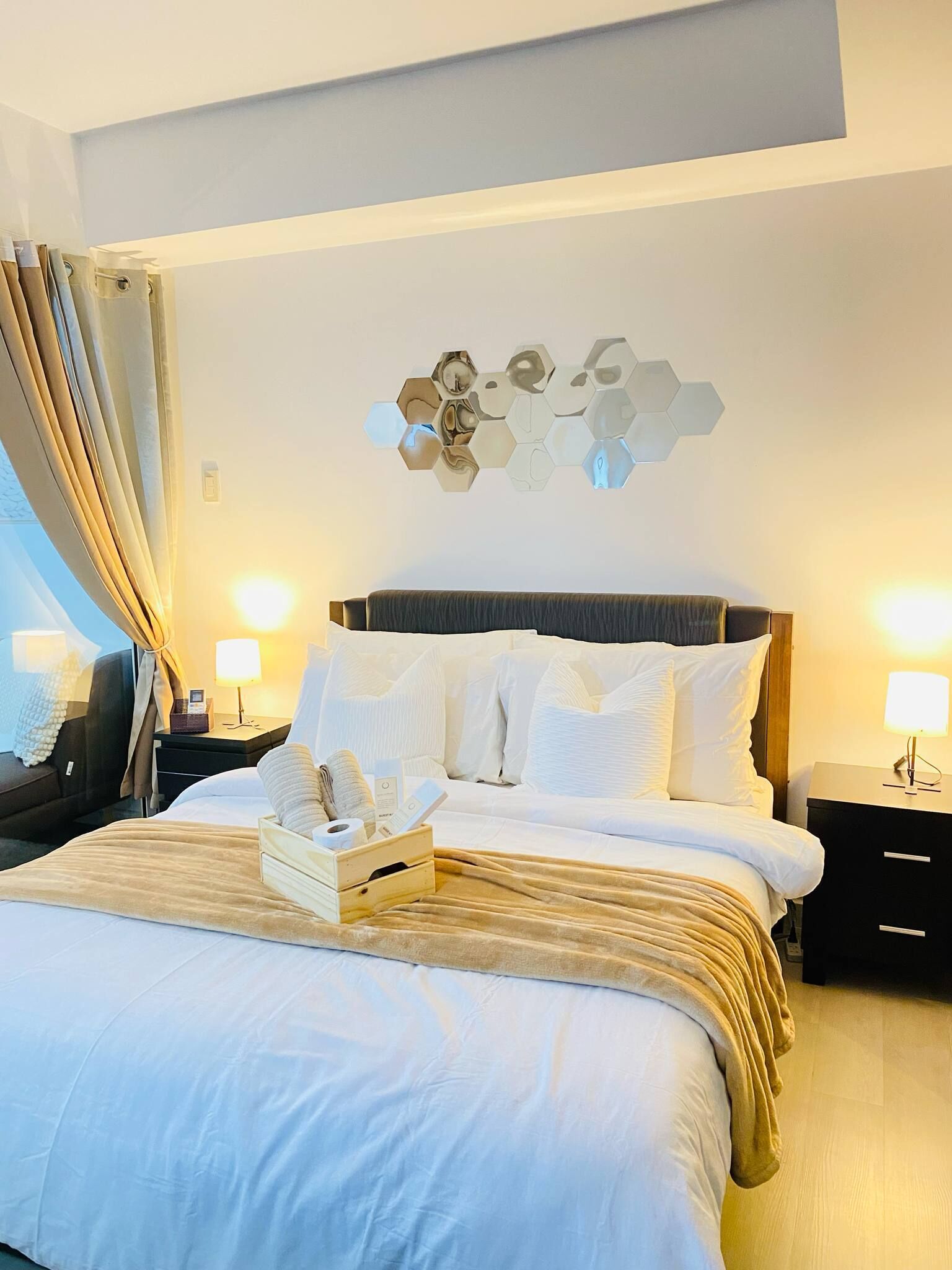 Sistema de insonorización, tabla de planchar con plancha y wifi gratis 