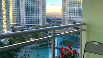 Condo, 1 Bedroom (806) | Balcony